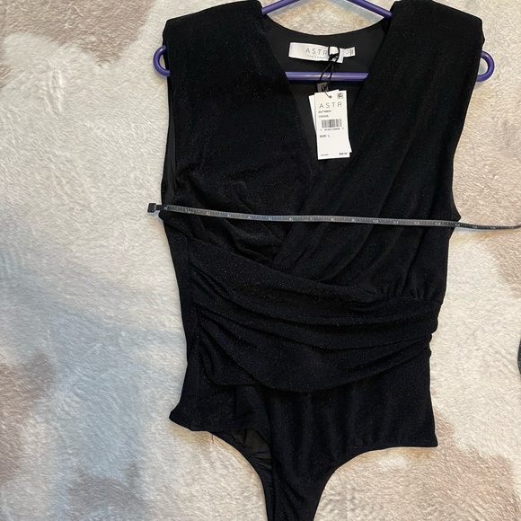 NWT astr the label sparkly black tank top v neck ruched bodysuit - Picture 10 of 10